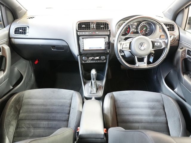 VOLKSWAGEN VOLKSWAGEN POLO 2016