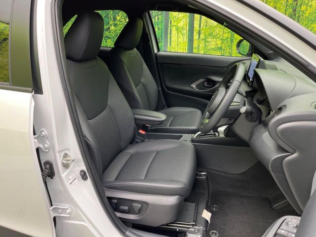 TOYOTA YARIS CROSS HYBRID 2025