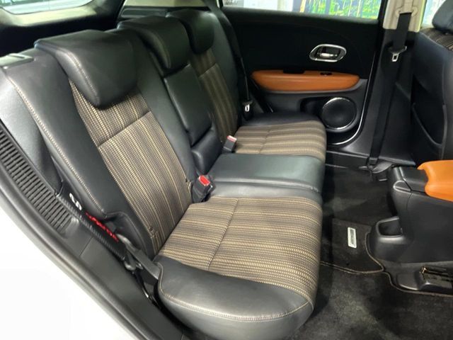 HONDA VEZEL HYBRID 2015