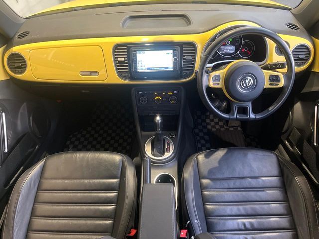 VOLKSWAGEN VOLKSWAGEN The BEETLE 2015