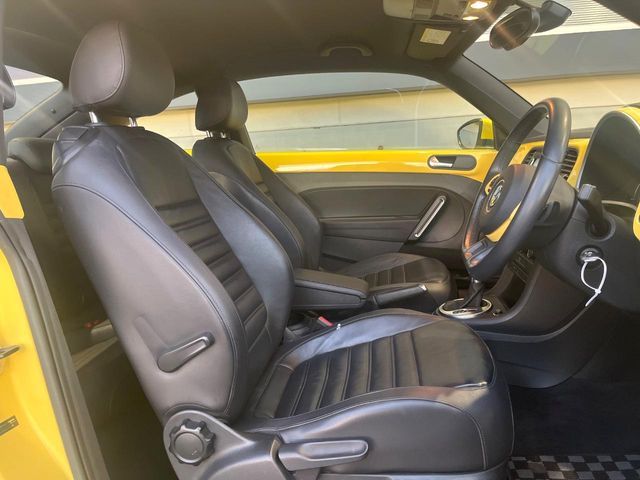 VOLKSWAGEN VOLKSWAGEN The BEETLE 2015