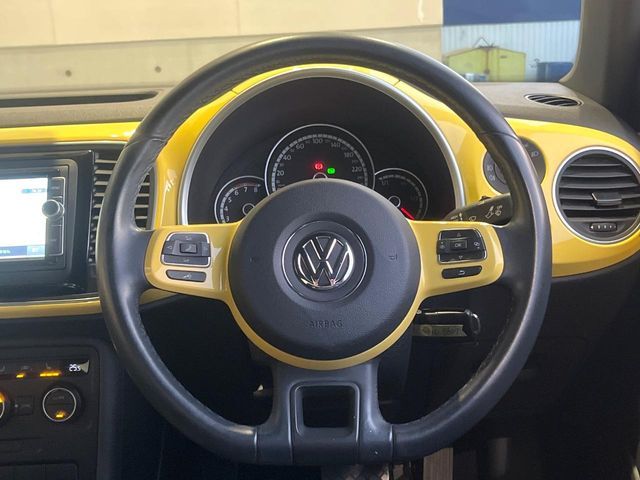VOLKSWAGEN VOLKSWAGEN The BEETLE 2015