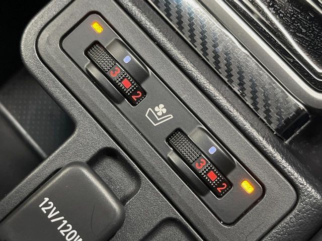 TOYOTA LANDCRUISER PRADO 2023