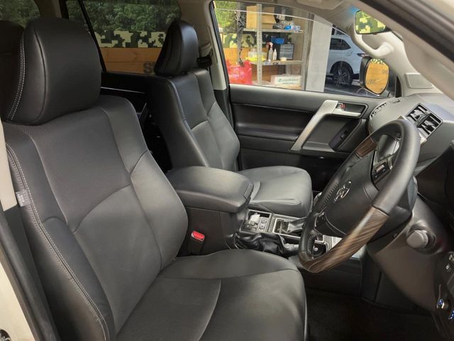 TOYOTA LANDCRUISER PRADO 2023