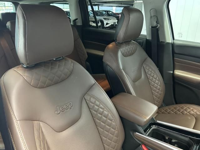 JEEP JEEP COMMANDER 2023