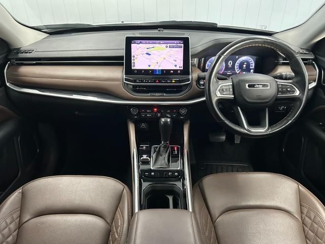 JEEP JEEP COMMANDER 2023