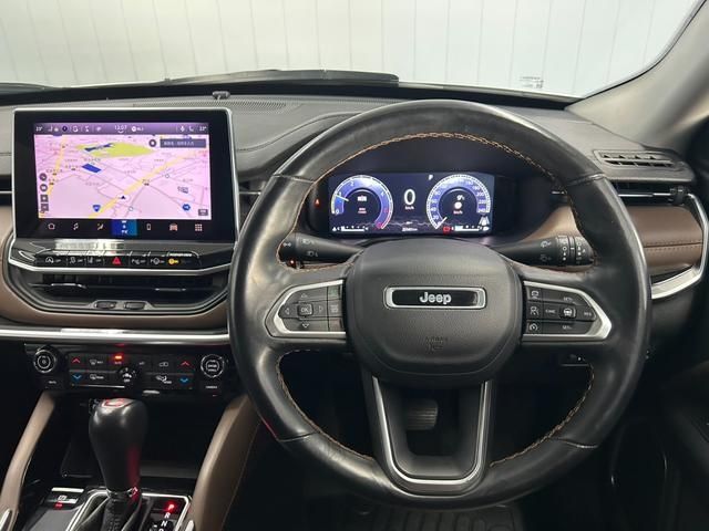 JEEP JEEP COMMANDER 2023