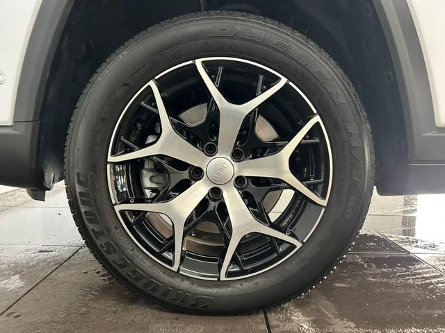 JEEP JEEP COMMANDER 2023