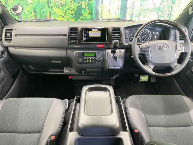 TOYOTA HIACE van 4WD 2025