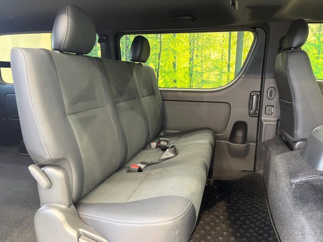 TOYOTA HIACE van 4WD 2025