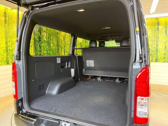 TOYOTA HIACE van 4WD 2025