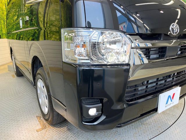 TOYOTA HIACE van 4WD 2025