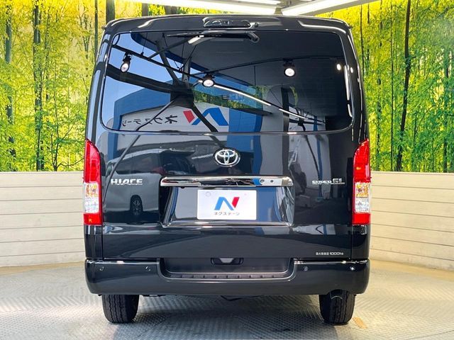 TOYOTA HIACE van 4WD 2025