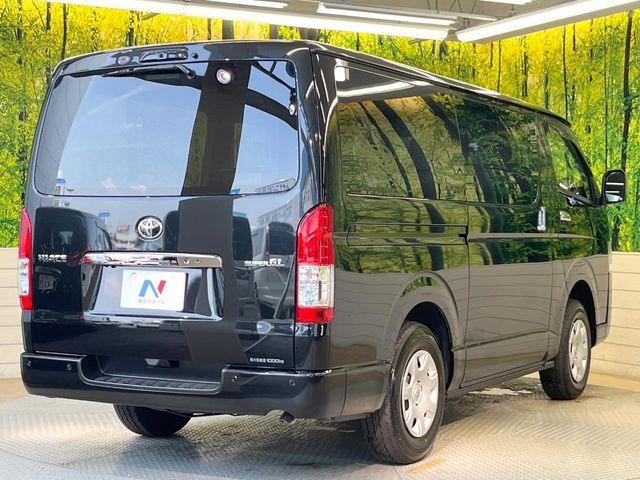 TOYOTA HIACE van 4WD 2025
