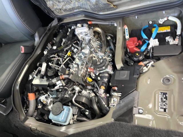 TOYOTA HIACE van 4WD 2025