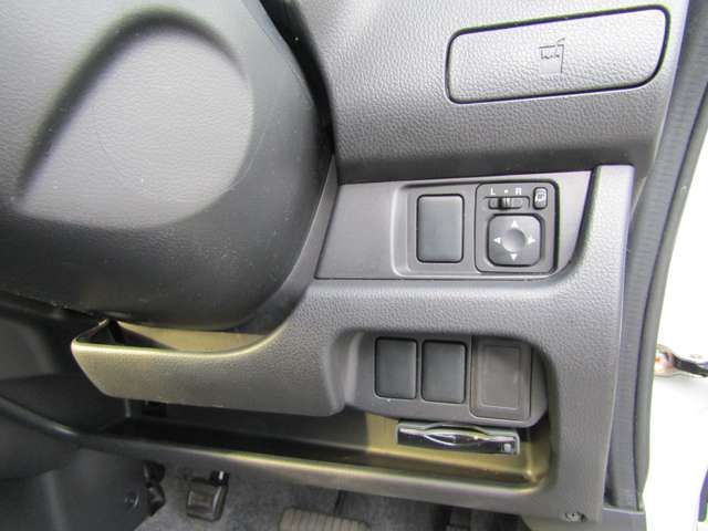 MITSUBISHI eK custom 2013