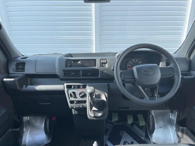 TOYOTA PIXIS van 2023