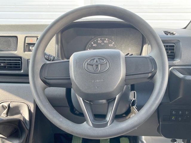 TOYOTA PIXIS van 2023