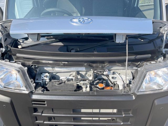 TOYOTA PIXIS van 2023