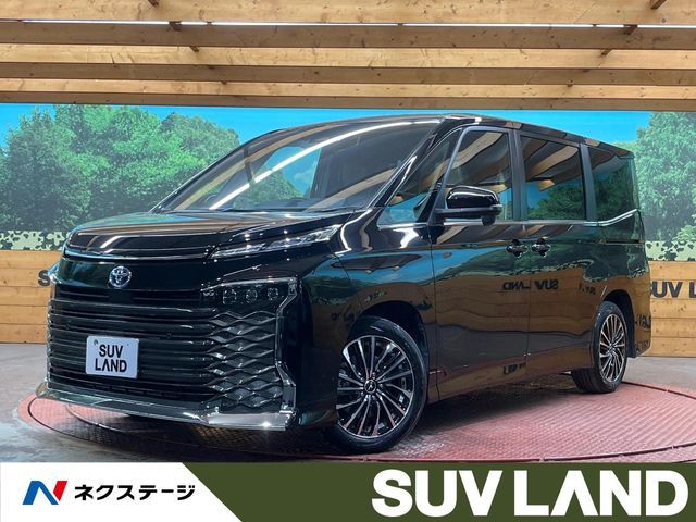TOYOTA VOXY HYBRID 2023