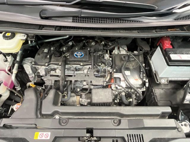 TOYOTA VOXY HYBRID 2023