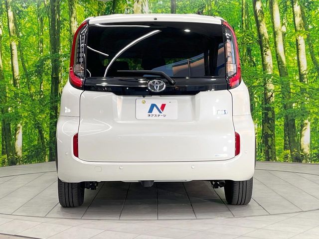 TOYOTA SIENTA HYBRID 2023