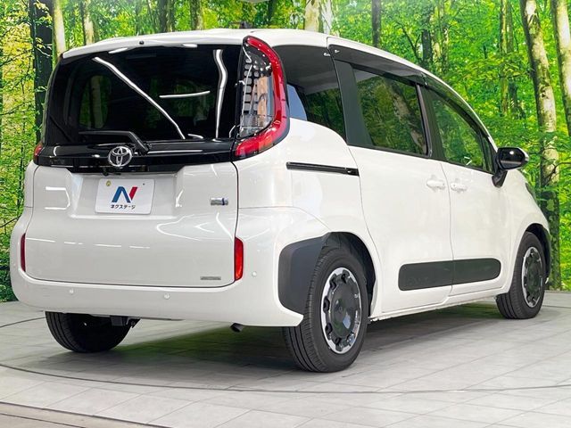 TOYOTA SIENTA HYBRID 2023