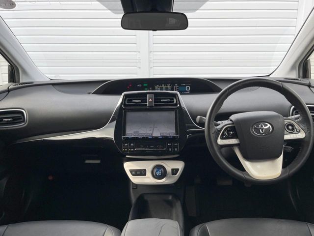 TOYOTA PRIUS 2016