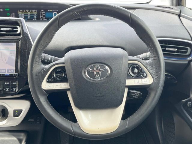 TOYOTA PRIUS 2016