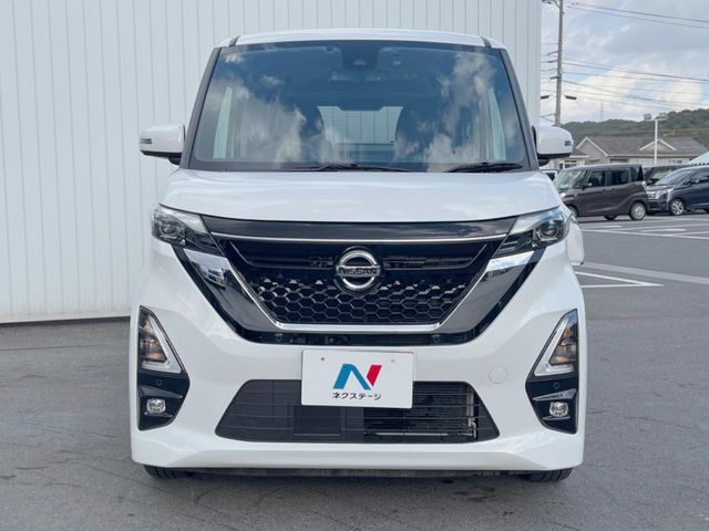 NISSAN ROOX 2023