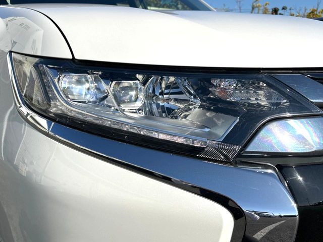 MITSUBISHI OUTLANDER PHEV 2016