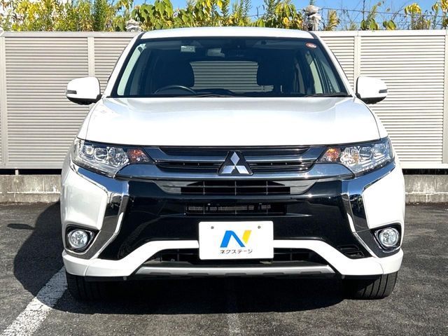 MITSUBISHI OUTLANDER PHEV 2016