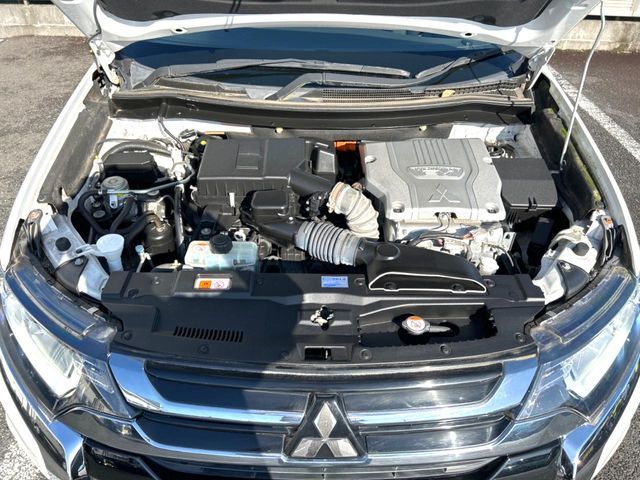 MITSUBISHI OUTLANDER PHEV 2016