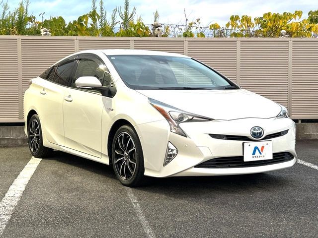 TOYOTA PRIUS 2017