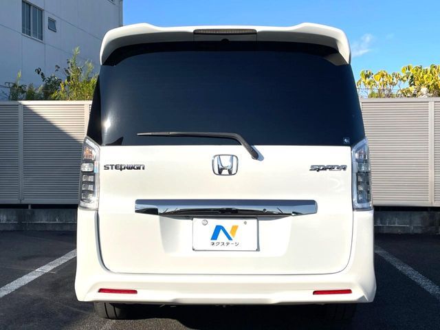 HONDA STEPWAGON SPADA 2012