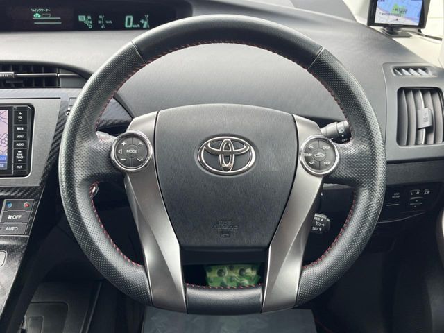 TOYOTA PRIUS 2012