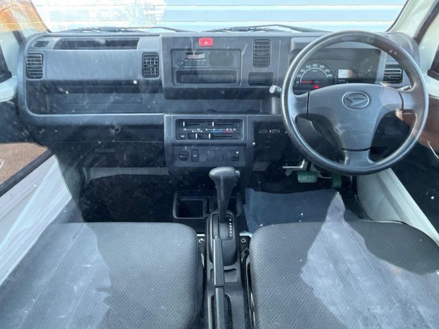 DAIHATSU HIJET truck 4WD 2014