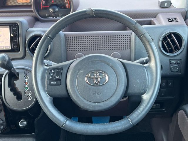 TOYOTA PORTE 2015