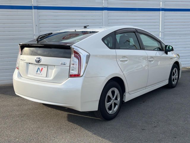 TOYOTA PRIUS 2012