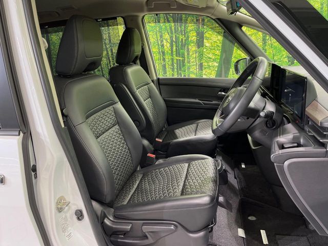 NISSAN SERENA  WG 2024