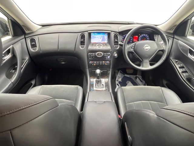 NISSAN SKYLINE CROSSOVER 4WD 2010