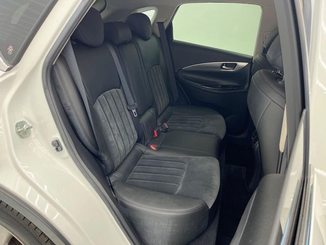 NISSAN SKYLINE CROSSOVER 4WD 2010