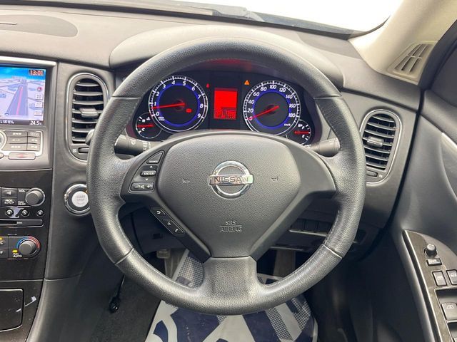 NISSAN SKYLINE CROSSOVER 4WD 2010