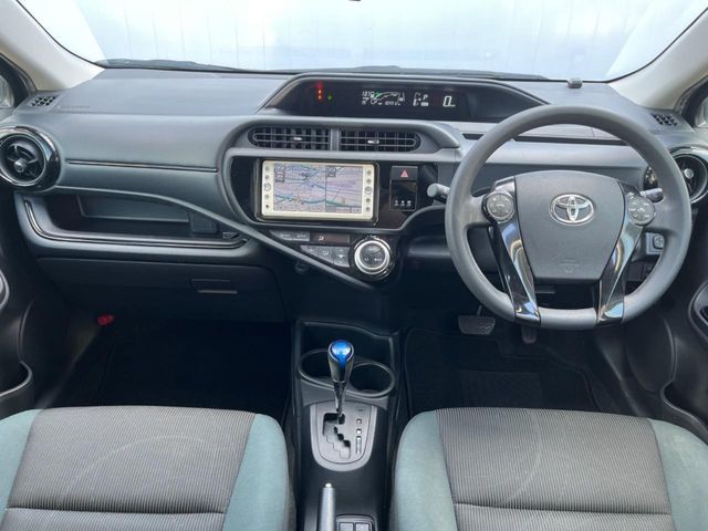 TOYOTA AQUA 2016