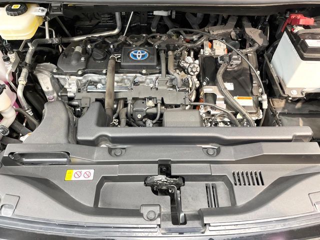 TOYOTA VOXY HYBRID 2022