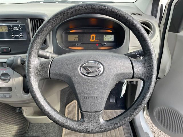 DAIHATSU MIRA e:S 2016