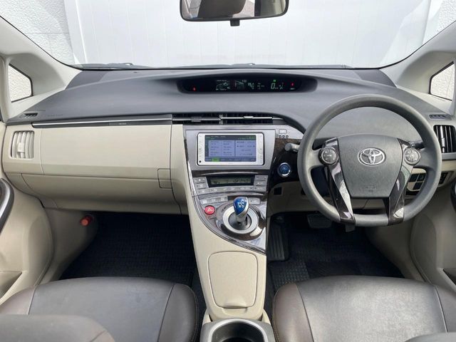 TOYOTA PRIUS 2012
