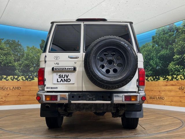 TOYOTA LANDCRUISER van 2015