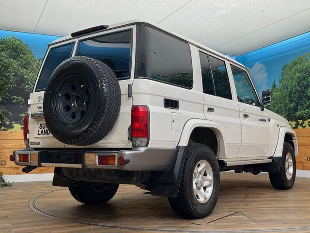 TOYOTA LANDCRUISER van 2015