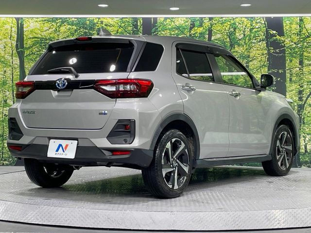 TOYOTA RAIZE HYBRID 2022